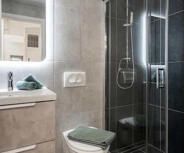Apartment Kl31 - Urban Escape - Prime Location - Klauzal Square By Bqa