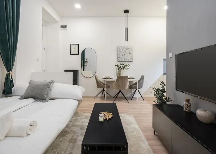 Kl31 - Urban Escape - Prime Location - Klauzal Square By Bqa * Budapest