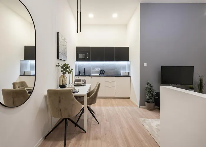Kl31 - Urban Escape - Prime Location - Klauzal Square By Bqa Apartment Budapest