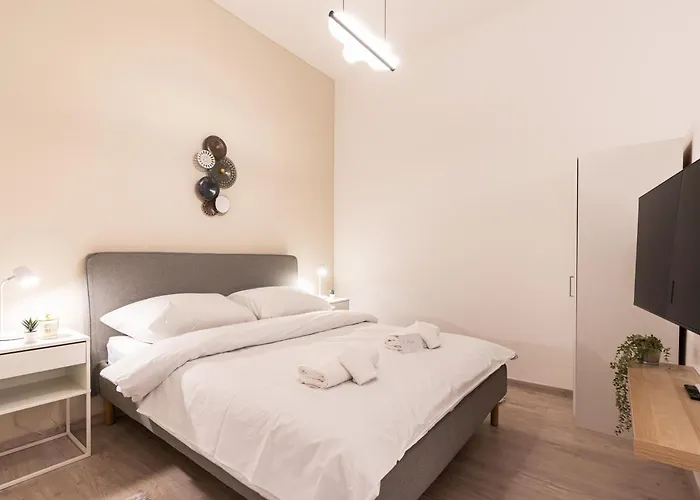 Apartment Kl31 - Urban Escape - Prime Location - Klauzal Square By Bqa