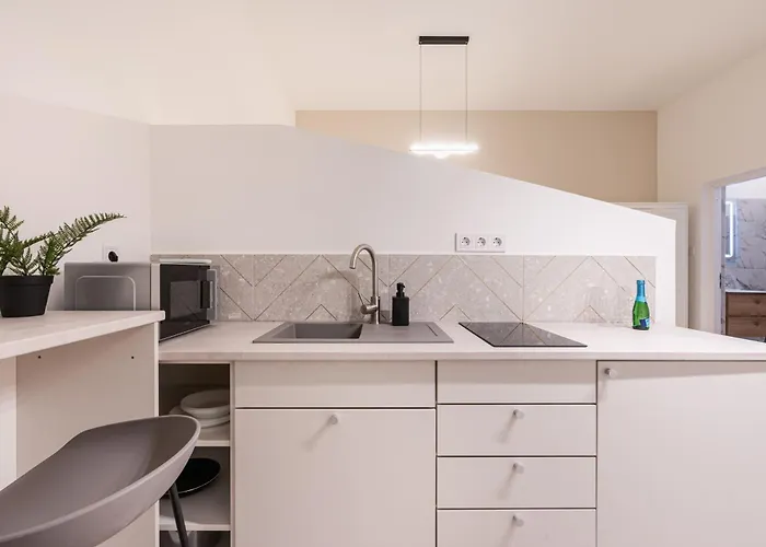 Kl31 - Urban Escape - Prime Location - Klauzal Square By Bqa Budapest