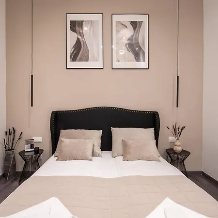 Kl31 - Urban Escape - Prime Location - Klauzal Square By Bqa *