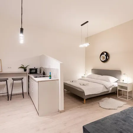 Kl31 - Urban Escape - Prime Location - Klauzal Square By Bqa *