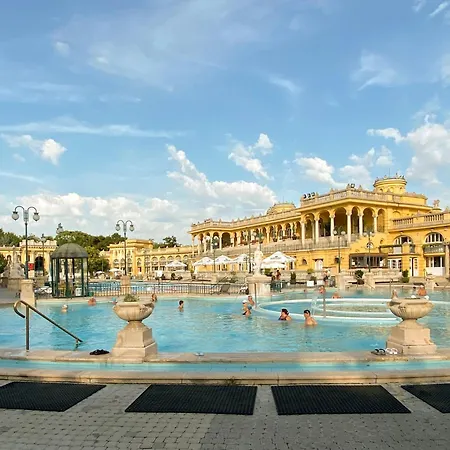 Kl31 - Urban Escape - Prime Location - Klauzal Square By Bqa * Budapeste