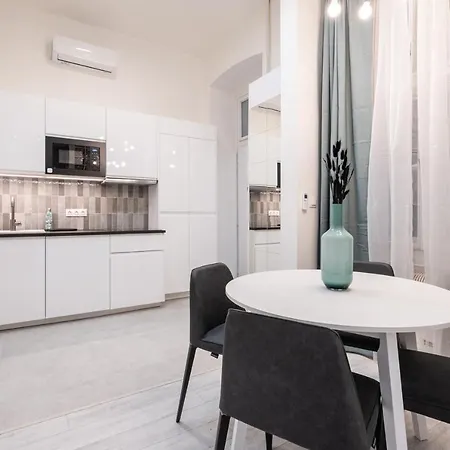 Διαμέρισμα Kl31 - Urban Escape - Prime Location - Klauzal Square By Bqa