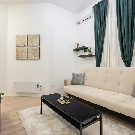 Apartment Kl31 - Urban Escape - Prime Location - Klauzal Square By Bqa Budapest