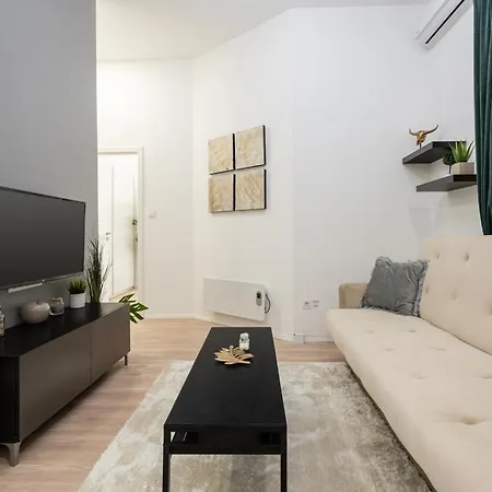 Kl31 - Urban Escape - Prime Location - Klauzal Square By Bqa Apartment *
