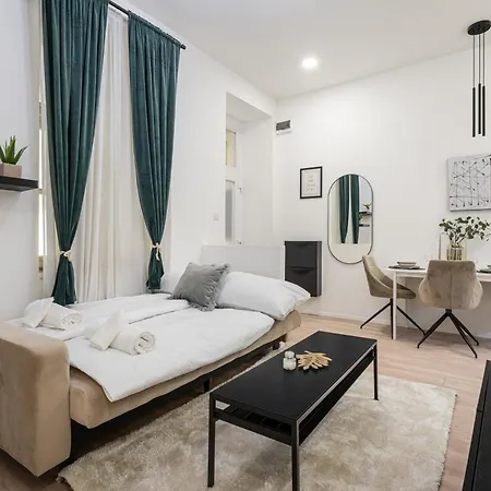 Apartment Kl31 - Urban Escape - Prime Location - Klauzal Square By Bqa Budapest
