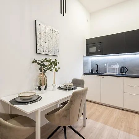 Kl31 - Urban Escape - Prime Location - Klauzal Square By Bqa Boedapest