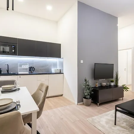 Kl31 - Urban Escape - Prime Location - Klauzal Square By Bqa