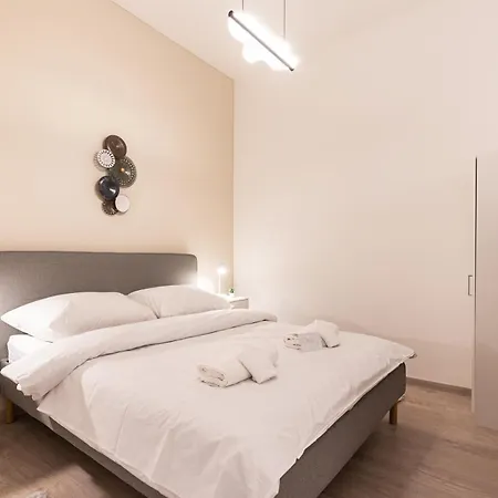 Apartment Kl31 - Urban Escape - Prime Location - Klauzal Square By Bqa