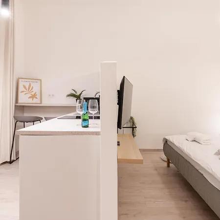 Apartment Kl31 - Urban Escape - Prime Location - Klauzal Square By Bqa Budapest