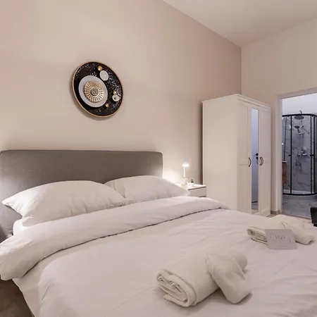 Apartment Kl31 - Urban Escape - Prime Location - Klauzal Square By Bqa Budapest