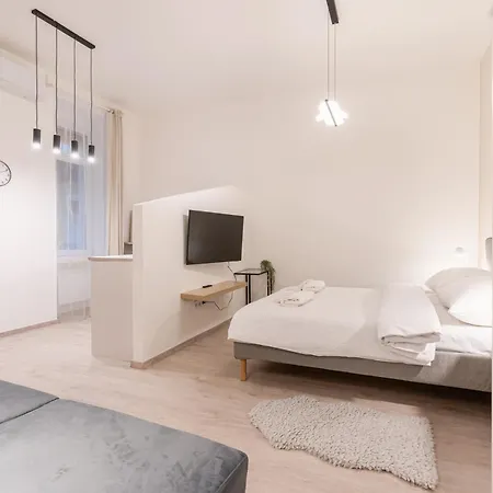 Kl31 - Urban Escape - Prime Location - Klauzal Square By Bqa * Boedapest