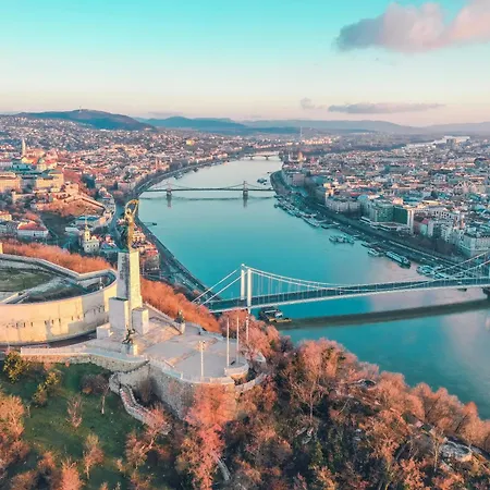 Kl31 - Urban Escape - Prime Location - Klauzal Square By Bqa Apartment Budapest