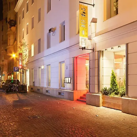 Kl31 - Urban Escape - Prime Location - Klauzal Square By Bqa Boedapest