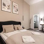 Lejlighed Kl31 - Urban Escape - Prime Location - Klauzal Square By Bqa