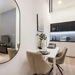 Kl31 - Urban Escape - Prime Location - Klauzal Square By Bqa Lejlighed