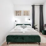 Kl31 - Urban Escape - Prime Location - Klauzal Square By Bqa *