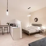 Kl31 - Urban Escape - Prime Location - Klauzal Square By Bqa *