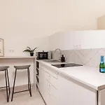 Kl31 - Urban Escape - Prime Location - Klauzal Square By Bqa Budapest